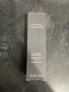 Mary Kay TimeWise Matte 3D Foundation - Black